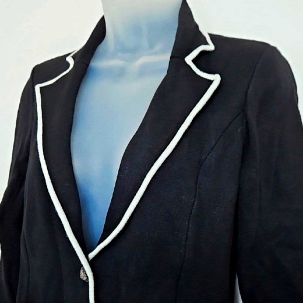 NWT White House Black Market Black and White Sweater Jacket